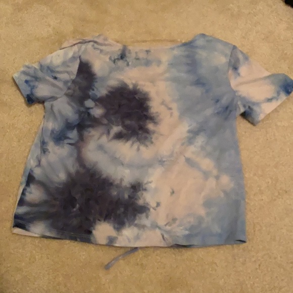 Slinky Blue Tie-dyed Shirt with Peep Hole in Front - Picture 4 of 4